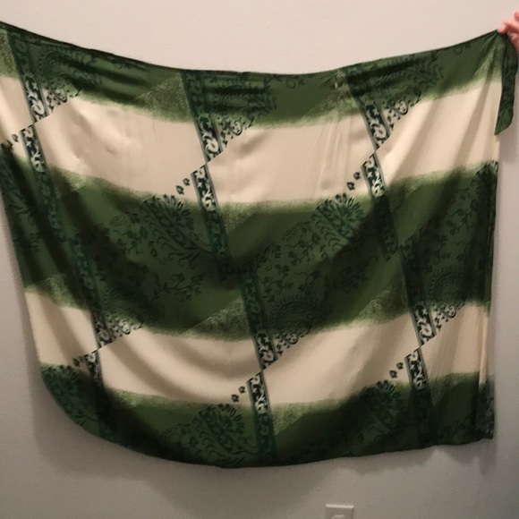 Sarong - Picture 2 of 3